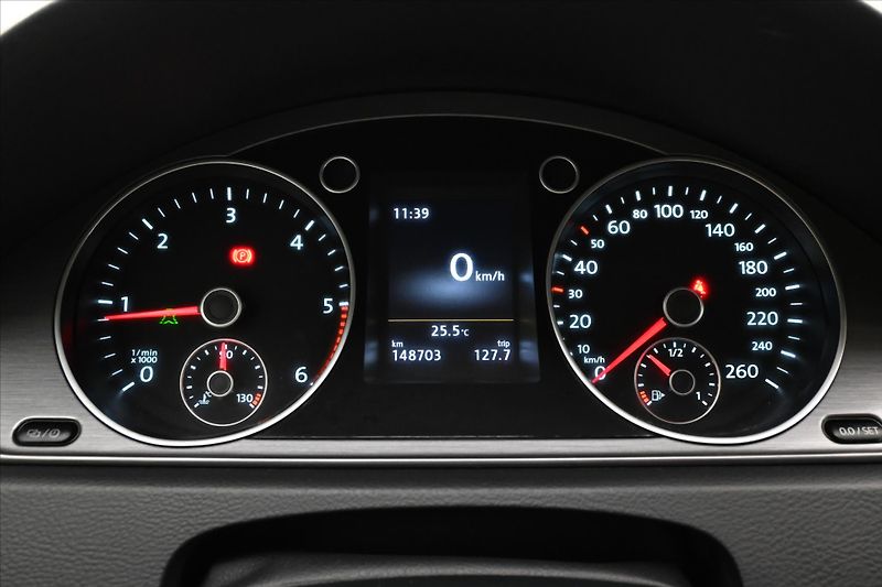 Volkswagen Passat 2,0 TDI 103kW Business Edition - fotka 16 z 31