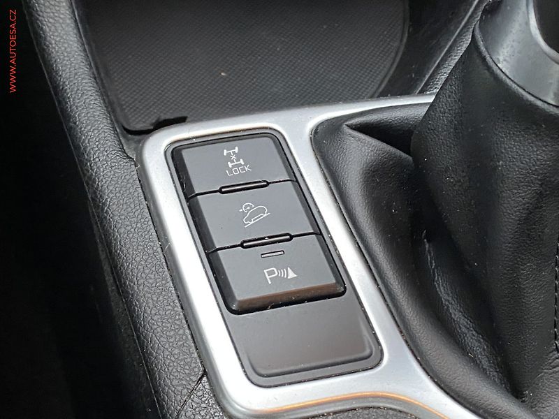 Kia Sportage (2019) 1.6  T-GDi AWD, Vision, navi - fotka 15 z 20