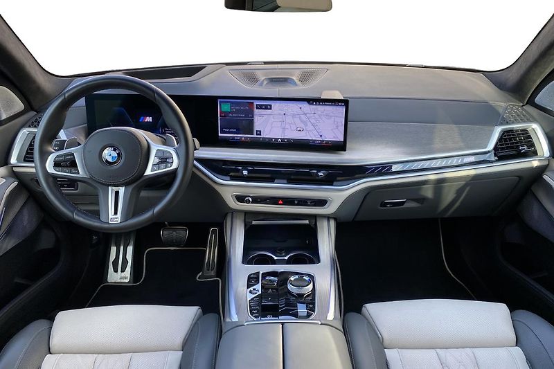 BMW X7 M60i xDrive - fotka 4 z 9