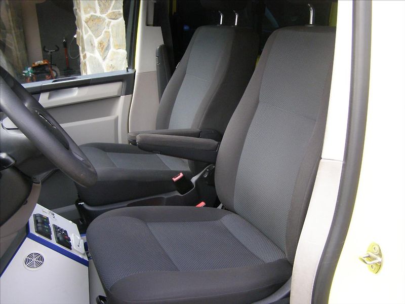 Volkswagen Transporter 2,0   150KW 4x4 DSG - fotka 13 z 34