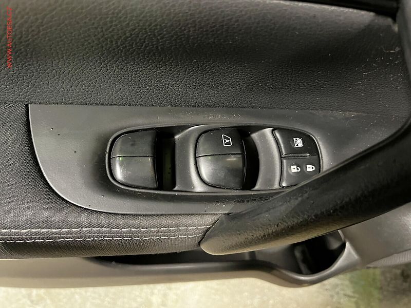 Nissan Qashqai (2014) 1.2 DIG-T, ČR, Acenta - fotka 12 z 16