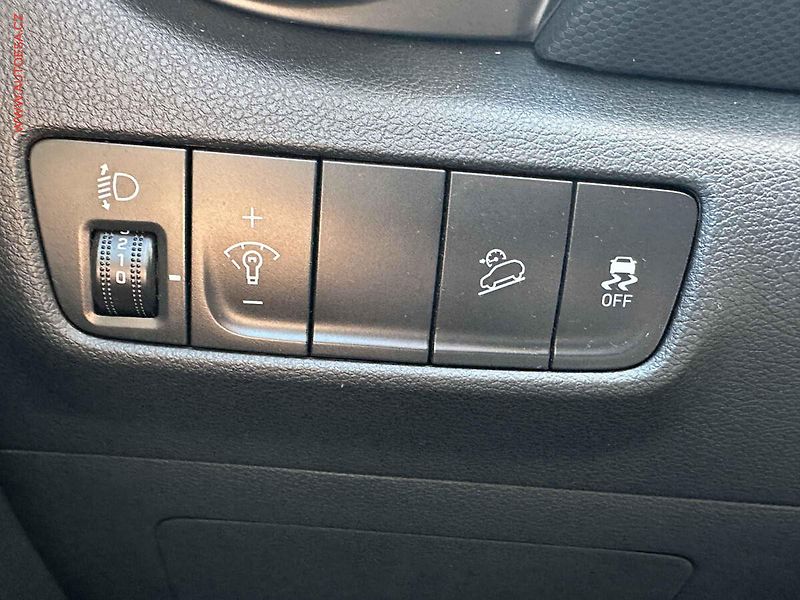 Hyundai Kona (2021) 1.0 T-GDi, ČR, Automat - fotka 17 z 19