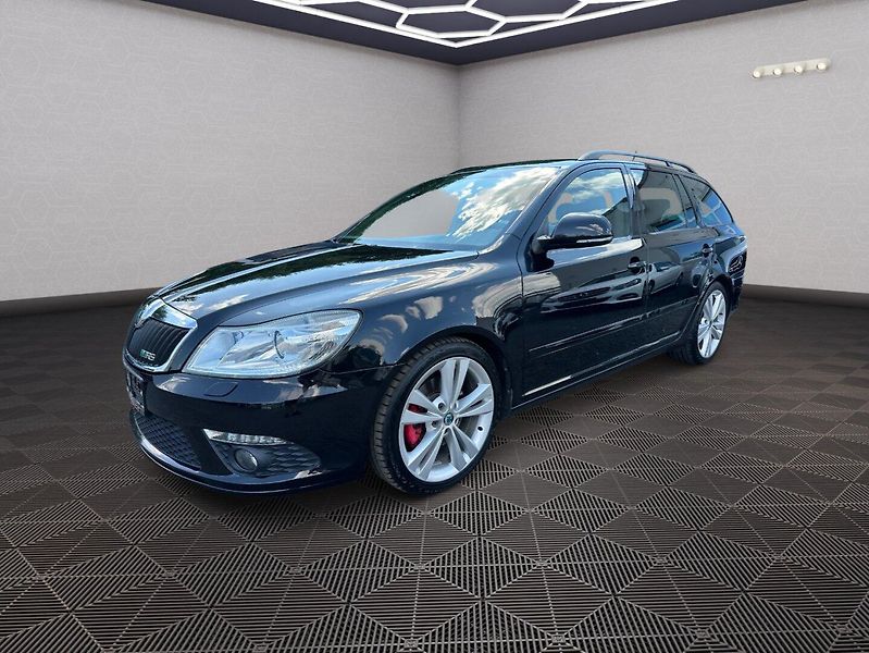 Škoda Octavia (2011) RS 2,0TSI 147kw DSG - fotka 3 z 36