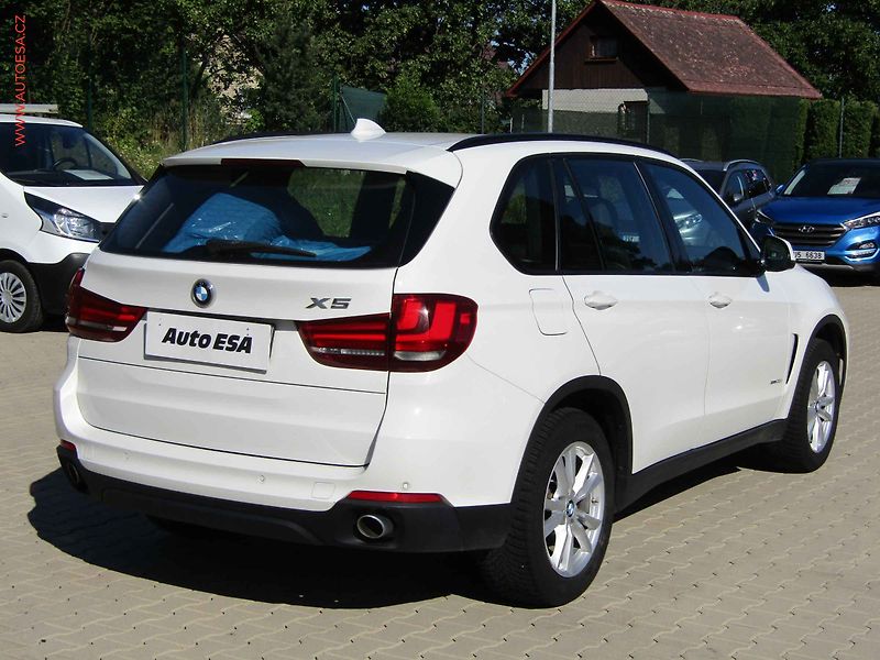 BMW X5 (2014) 3.0D xDrive30d, ČR, AT, bixen - fotka 4 z 19