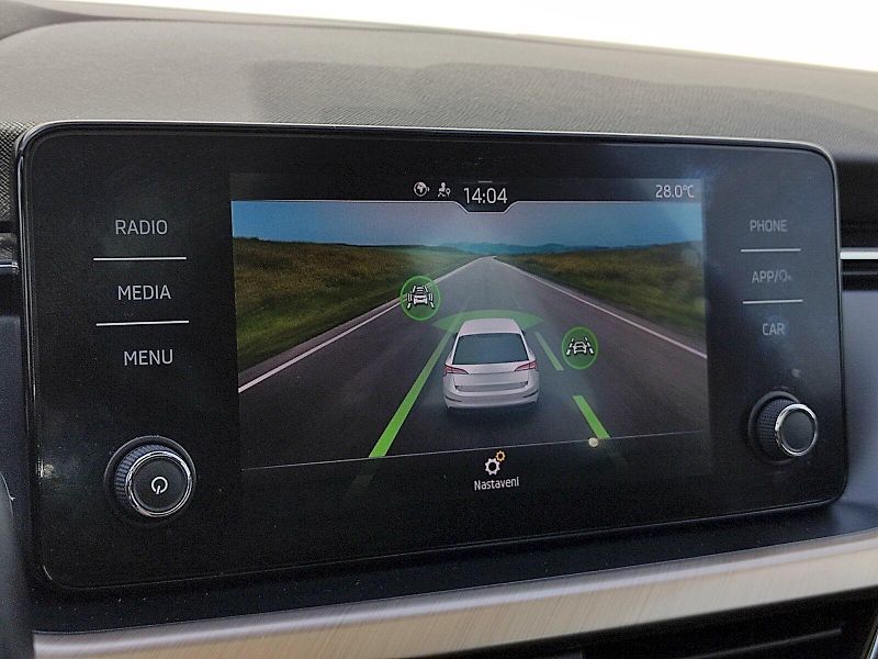 Škoda Scala (2020) Style Emotion 1,5 Tsi 110 Kw D - fotka 14 z 36