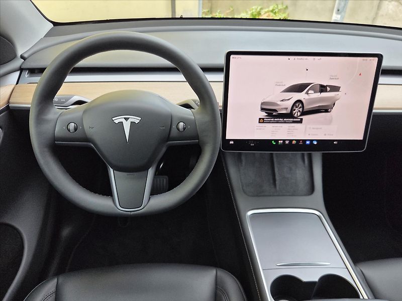 Tesla Model Y LR 4x4 Tažné z. SoH 91% 1.maj - fotka 15 z 22