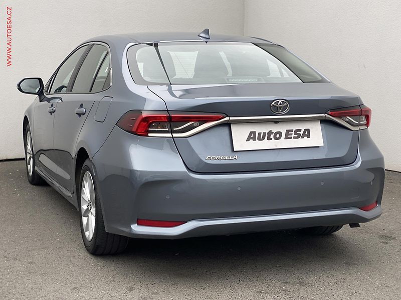 Toyota Corolla (2023) 1.5 VVT-i, ČR, Comfort - fotka 6 z 20