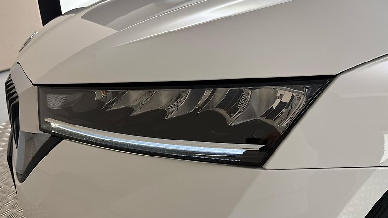 Škoda Octavia 2.0 TDI Ambition Combi - fotka 18 z 27