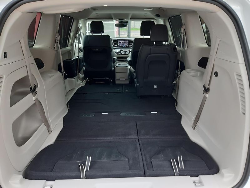Chrysler Pacifica (2022) 3,6L V6,Top výbava, REZERVACE - fotka 20 z 50