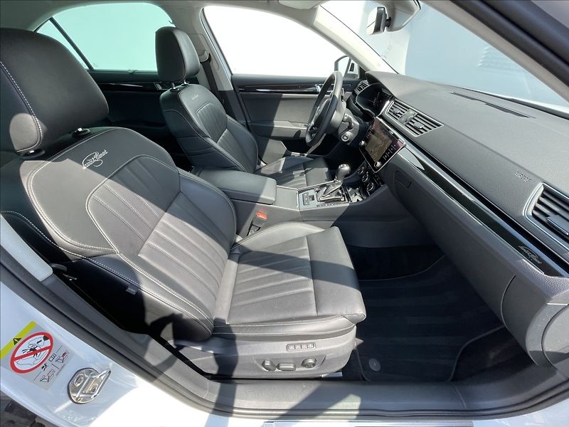 Škoda Superb 2,0 DSG 4x4 L&K LEDmatrix+360° - fotka 19 z 25