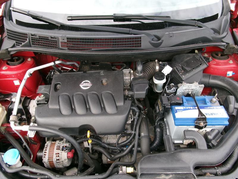 Nissan Qashqai (2007) 2,0i 4WD ALU AC TAŽNÉ BT TEMP - fotka 28 z 29