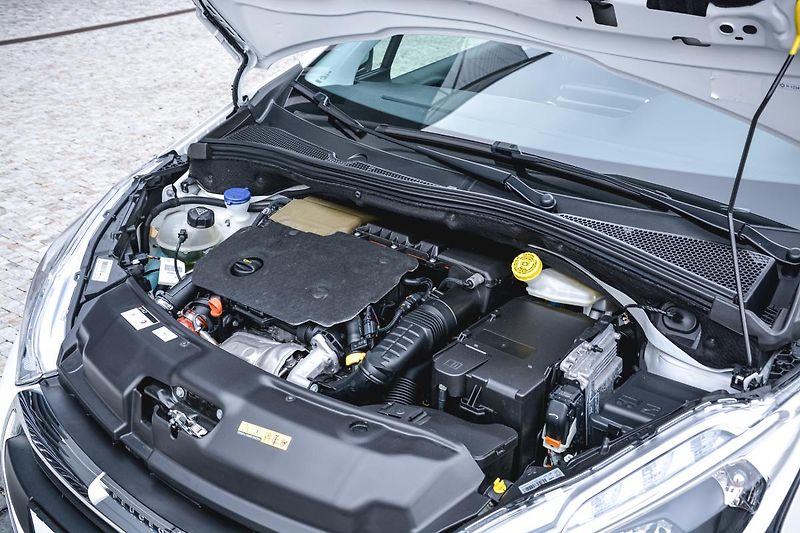 Peugeot 208 (2019) Active 1.5 Bluehdi 1 MAJ ČR - fotka 8 z 25
