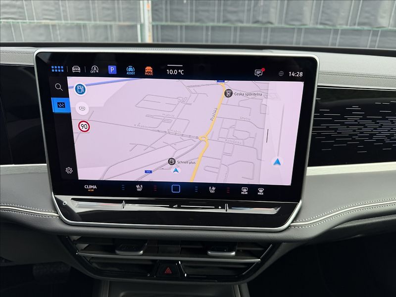 Volkswagen Passat 1.5 eTSI Business/HUD/ERGO - fotka 10 z 28