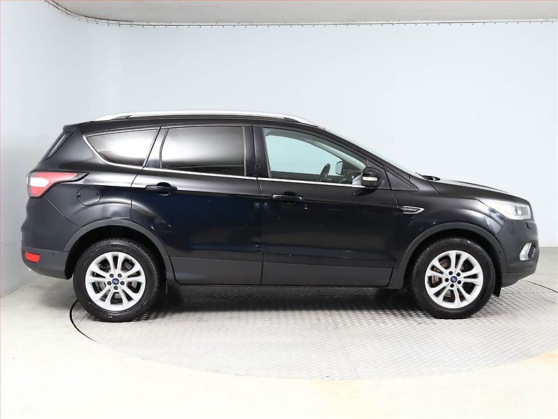 Ford Kuga (2017) 2.0 TDCi, Kůže, Navi, Tempomat - fotka 6 z 15