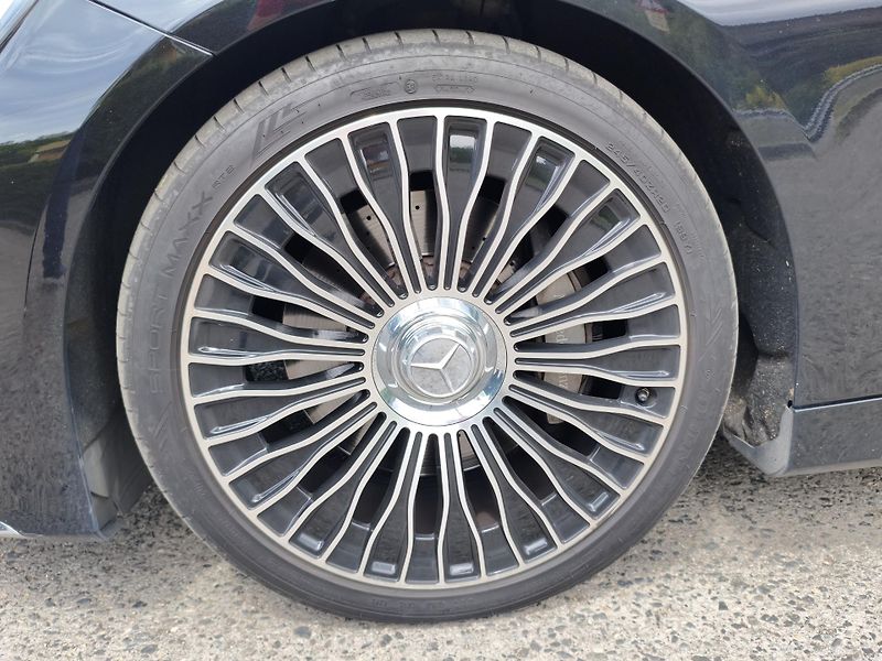 Mercedes-Benz Třídy S (2016) 400 4-Matic kupé - fotka 30 z 33