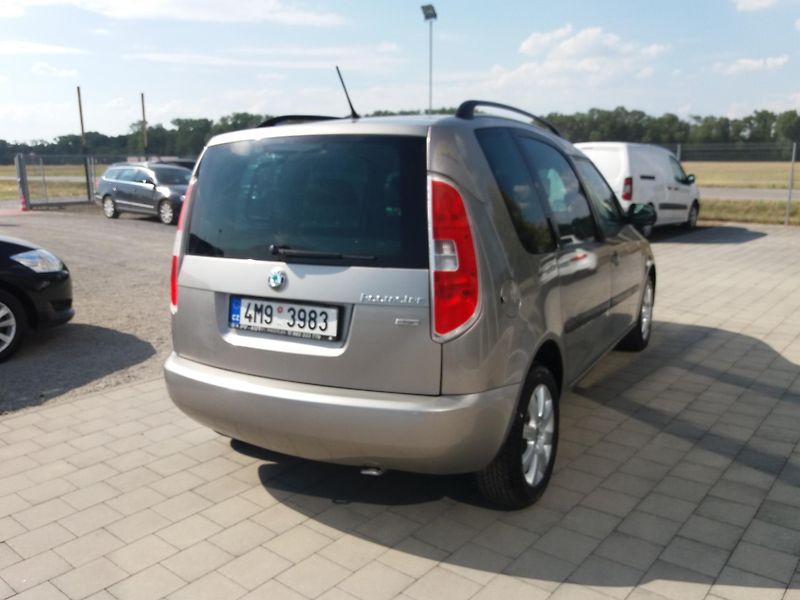 Škoda Roomster 1.2TSi,63kW,KLIMA,1.MAJITE-ČR! - fotka 4 z 25