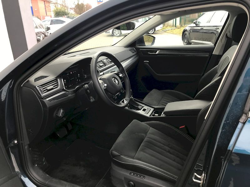 Škoda Superb (2023) COM GRT STY Plus TD 110/2.0 7D - fotka 19 z 25