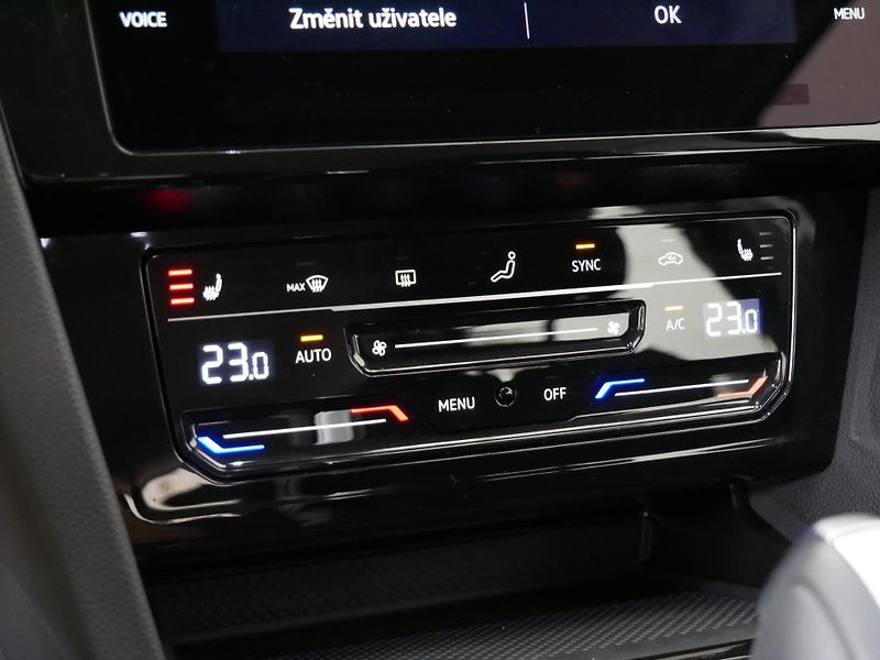Volkswagen Passat - fotka 15 z 21