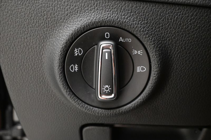 Škoda Superb 2,0 TDI 110kW DSG Clever Záruk - fotka 26 z 30