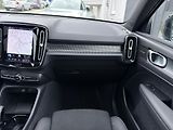 Volvo XC40 B4 FWD // ULTRA // REZERVACE - náhled 22