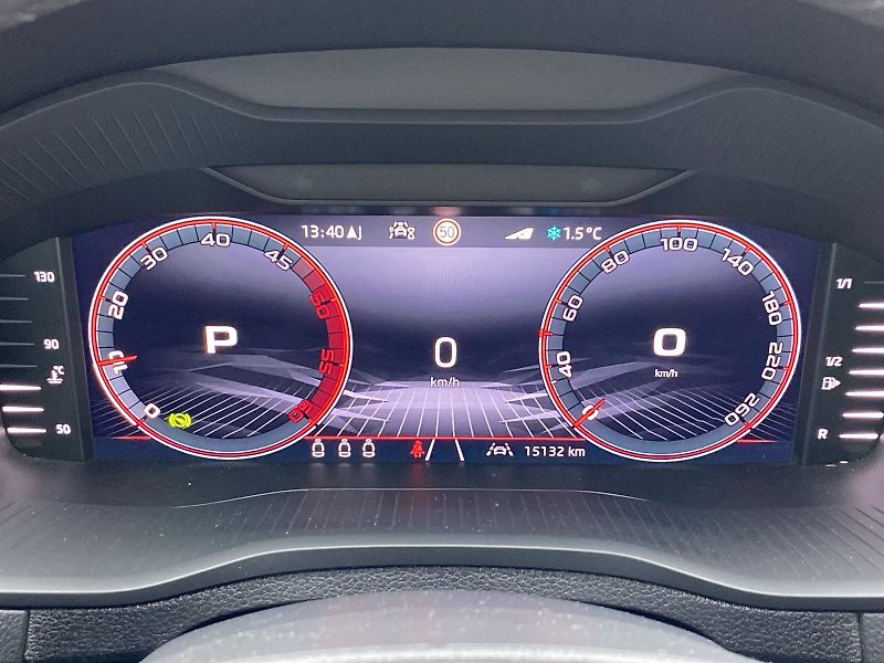 Škoda Karoq (2025) 2.0 TDI 4x4 DSG SportLine - fotka 7 z 39