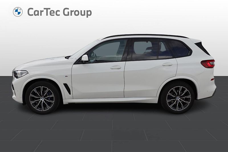 BMW X5 xDrive30d - fotka 3 z 14