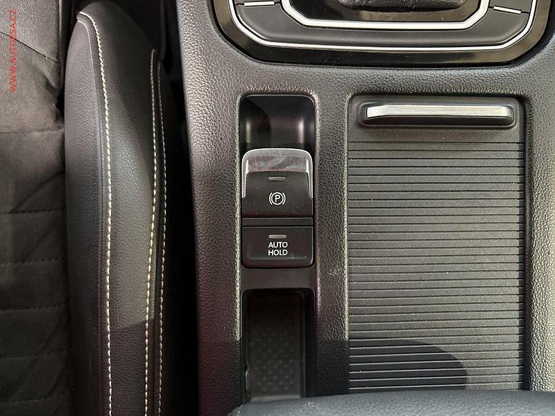 Volkswagen Passat (2020) 2.0 TDi, DSG, navi, LED - fotka 18 z 19
