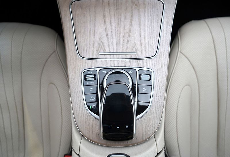 Mercedes-Benz CLS 400d AMG/4Matic/Burmester/s.kn - fotka 38 z 49