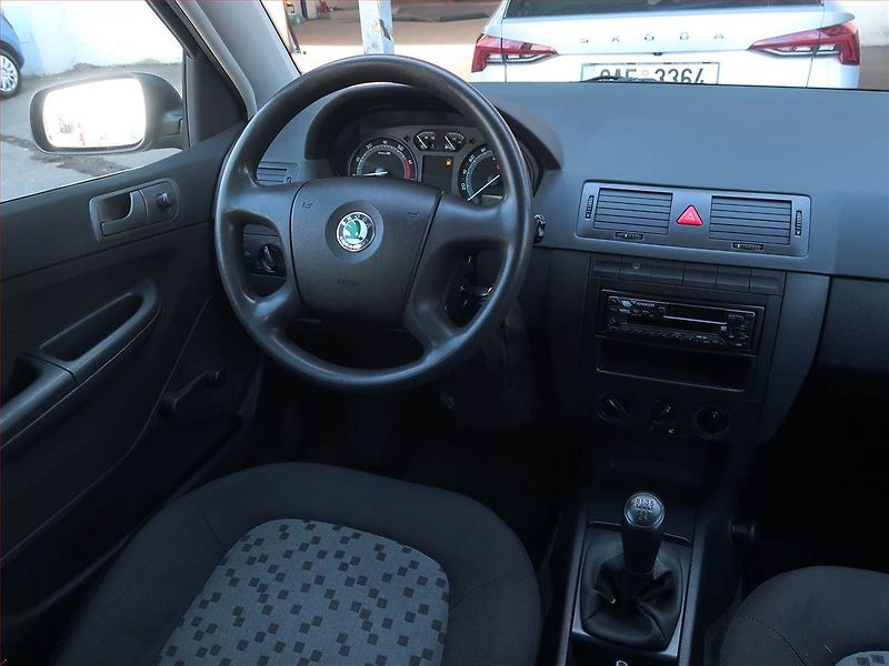 Škoda Fabia (2005) 1.2 12V, nová STK - fotka 7 z 12