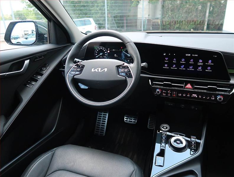 Kia Niro (2023) Premium Hybrid - fotka 7 z 29