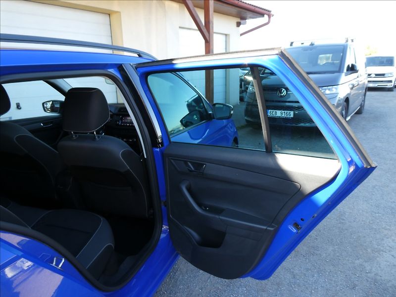 Škoda Fabia 1,0 TSi 70kW BLACK,2x kola,ČR - fotka 26 z 39