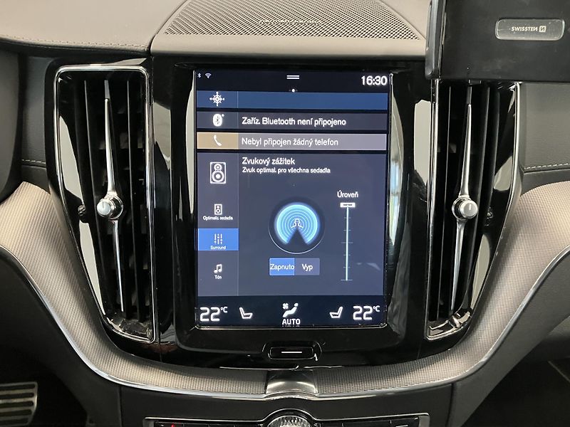 Volvo XC60 T6 AWD R-Design POLESTAR AT8 - fotka 43 z 57