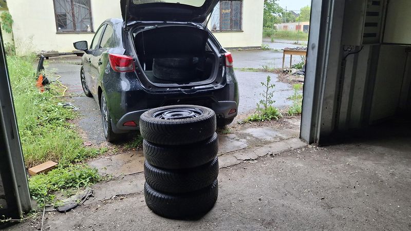 Mazda 2 1.5 sport  66kw  facelit - fotka 13 z 39