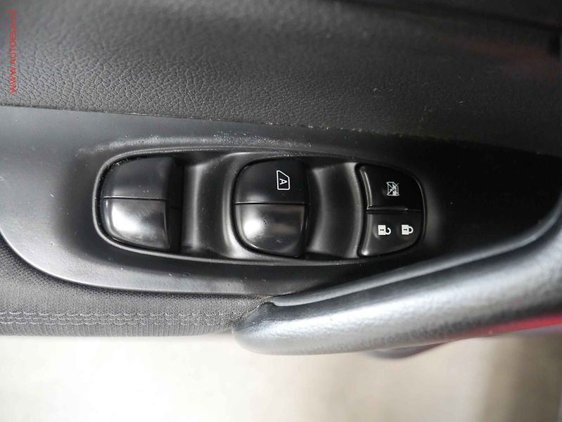 Nissan Qashqai (2016) 1.2 DIG - T, ČR, AC, temp - fotka 17 z 19