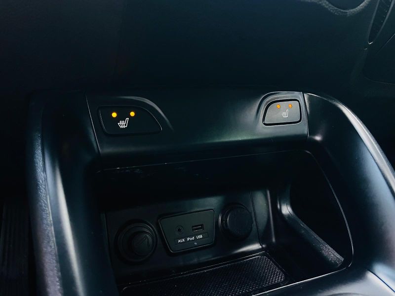 Hyundai ix35 2.0i MANUÁL VÝHŘEV TAŽNÉ - fotka 40 z 43