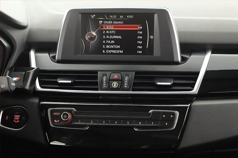 BMW Řada 2 (2015) 218i Active Tourer, Automat - fotka 11 z 15