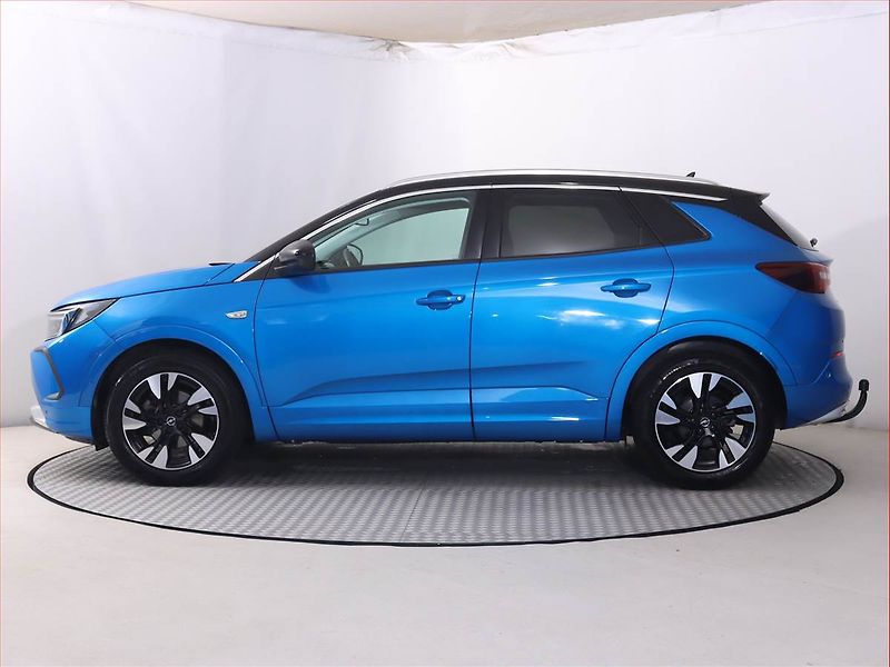 Opel Grandland X (2022) Ultimate 1.5 CDTI - fotka 3 z 22