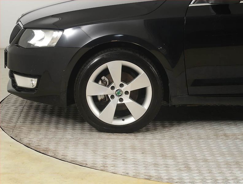 Škoda Octavia (2015) Ambition 2.0 TDI, Automat - fotka 15 z 20