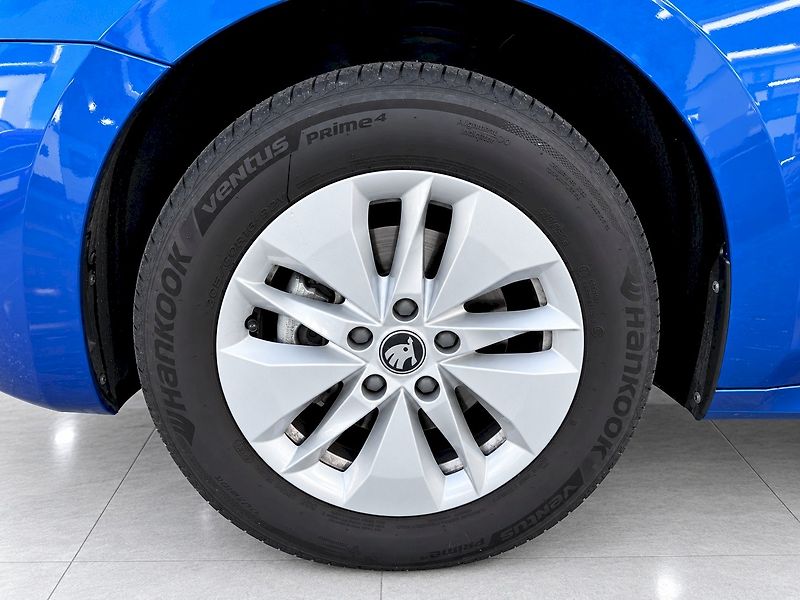 Škoda Octavia (2025) OCT.COMBI TOP SELECTION 2,0 TD - fotka 37 z 38