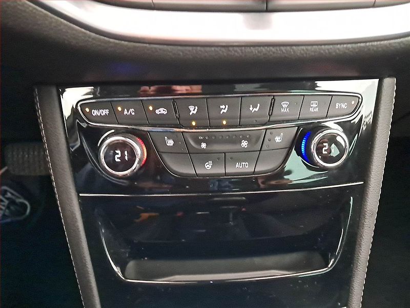 Opel Astra (2016) 1.4 T, Automat, Navi, Xenony - fotka 16 z 18