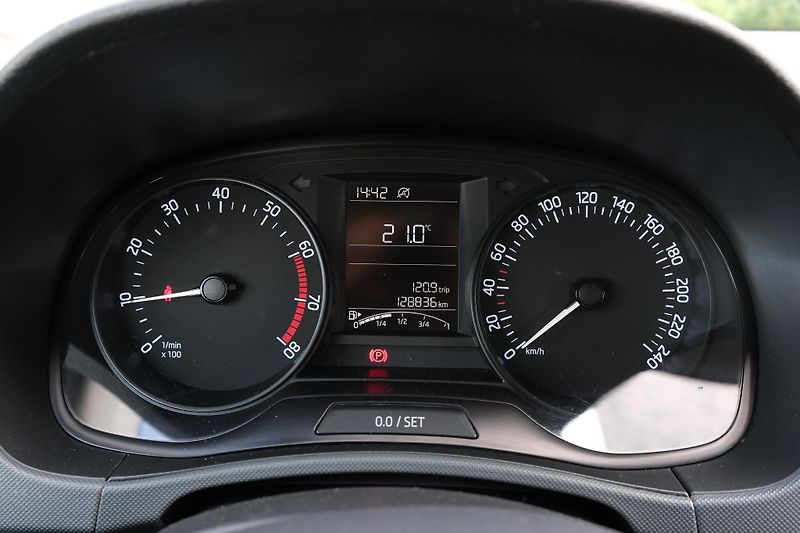 Škoda Fabia (2018) po servisu | vyhř. sedadla - fotka 10 z 16