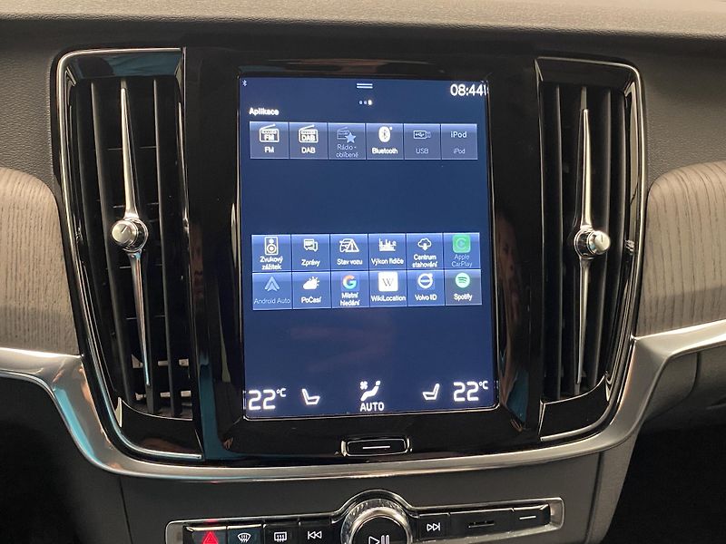 Volvo V90 CC B4 AWD MOMENTUM REZERVACE - fotka 43 z 53