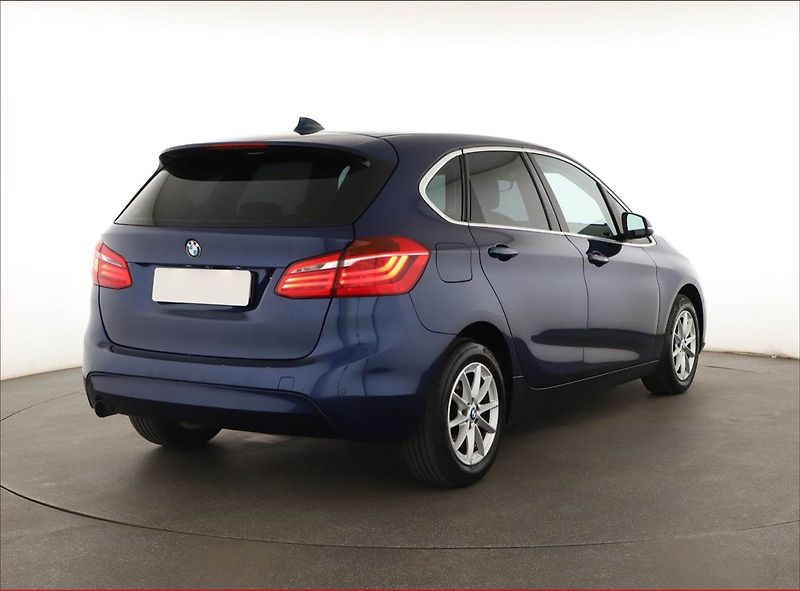 BMW Řada 2 (2015) 218i Active Tourer, Automat - fotka 5 z 15