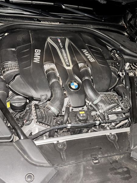 BMW Řada 5 (2017) BMW M550i xDrive/nový motor - fotka 19 z 19