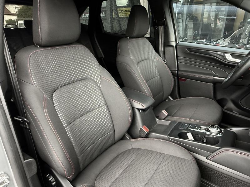 Ford Kuga 2,5 Duratec ST-Line Automat  - fotka 23 z 37
