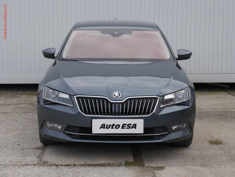 Škoda Superb (2015) 2.0 TDi 4x4, DSG, navi, bixen - fotka 2 z 20