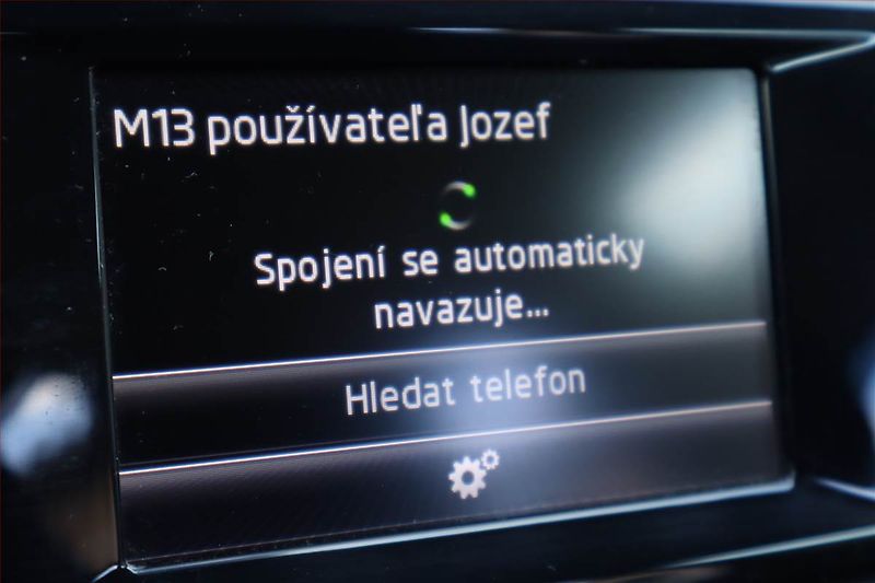 Škoda Octavia (2015) 1.6 TDI, Tempomat - fotka 16 z 21