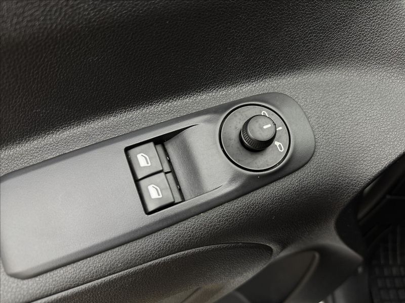 Opel Combo 1,2 81kW VÝHŘEV TAŽNÉ 1MAJ ČR - fotka 28 z 38