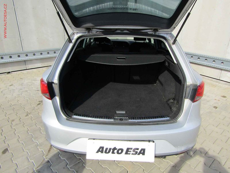 Seat Leon (2017) 2.0 TDi, DSG, navi - fotka 7 z 15