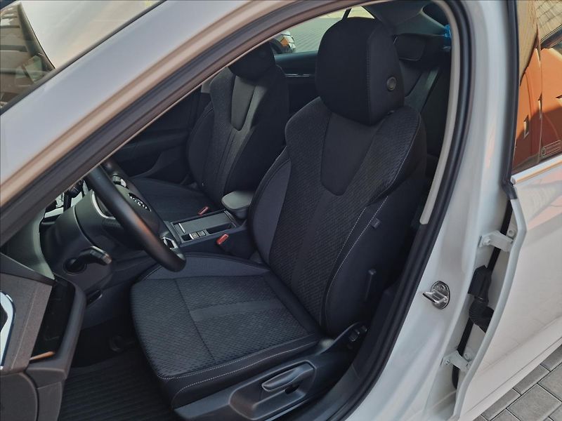 Škoda Octavia 2.0 TDI Style,původ ČR,1.Maj. - fotka 36 z 49